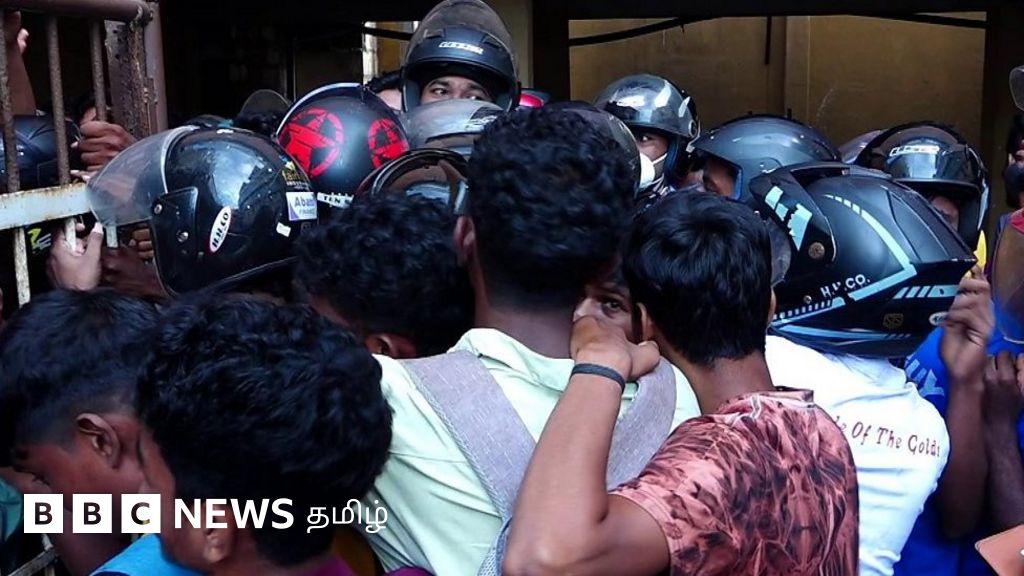 விஜய் நடித்த பீஸ்ட்: யாழ்ப்பாண திரையரங்குகளில் பெரும் கொண்டாட்டம்