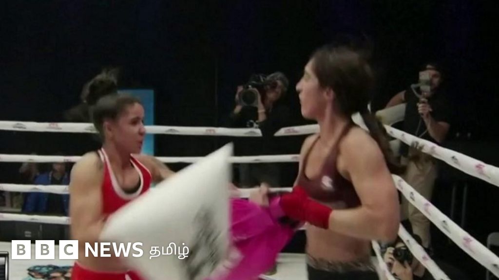 தலையணை சண்டை சாம்பியன்ஷிப் போட்டி: வெற்றி பெற்ற பிரேசில் பெண்