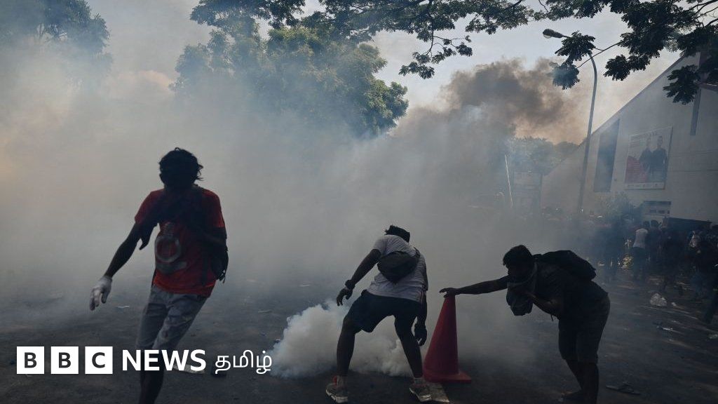 இலங்கை காலி பிரதமர் அலுவலகத்திற்குள் குவியும் மக்கள்; வலுப்பெறும் போராட்டம்