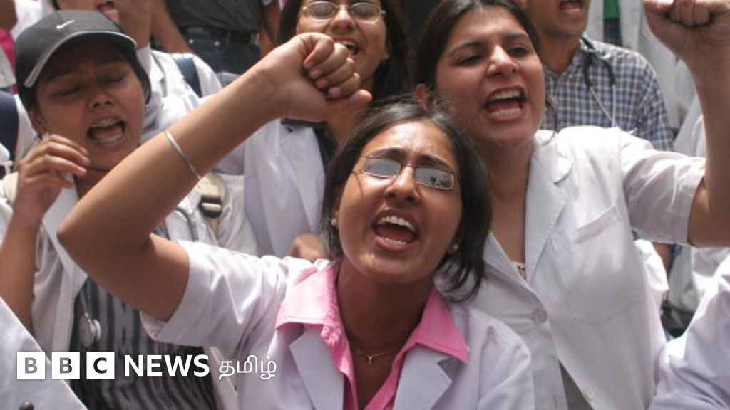 EWS பொருளாதார இடஒதுக்கீடு வரலாறு: வரையறையை எம்ஜிஆர் நீக்கியது ஏன்?