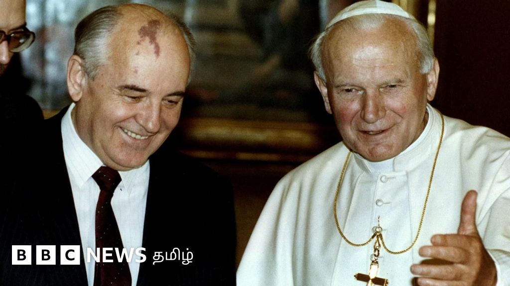 'சோவியத் வீழ்ச்சிக்கு அவரும் ஒரு காரணம்' - சர்வதேச அரசியலில் போப் எந்த அளவு செல்வாக்கு செலுத்துகிறார்?