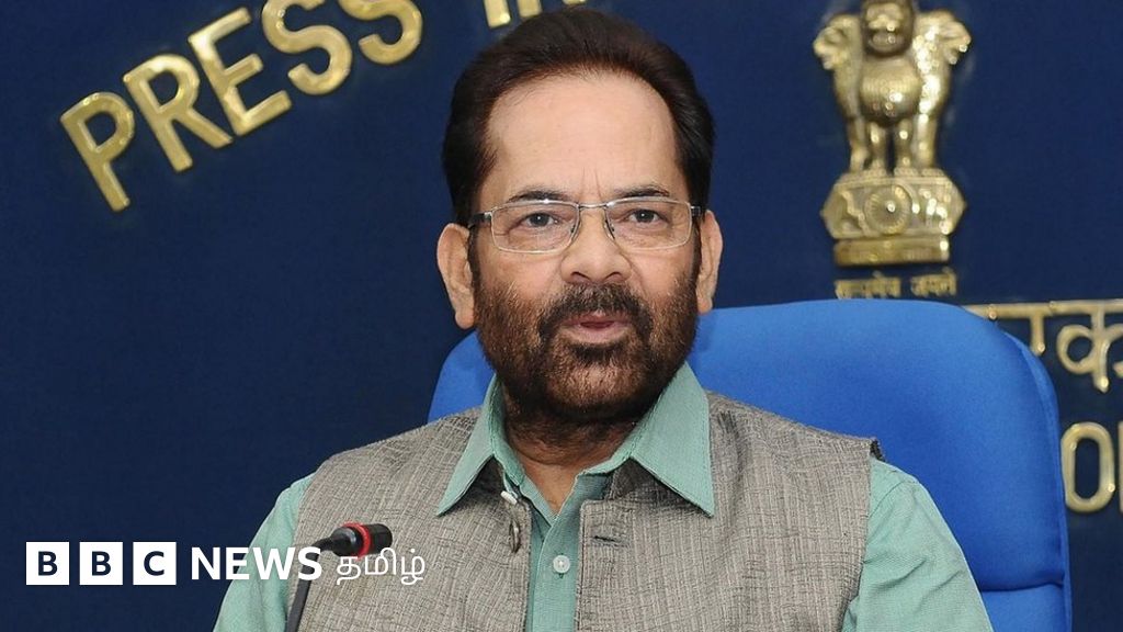 முக்தார் அப்பாஸ் நக்வி, ஆர்சிபி சிங் மத்திய அமைச்சர் பதவியில் இருந்து விலகல் - என்ன நடந்தது?