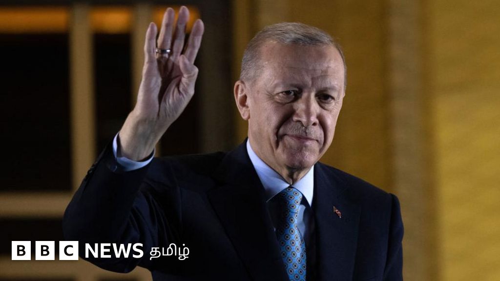 எர்துவான்: சிறு வயதில் ரொட்டி விற்றவர் இன்று துருக்கியின் அசைக்க முடியாத தலைவர்