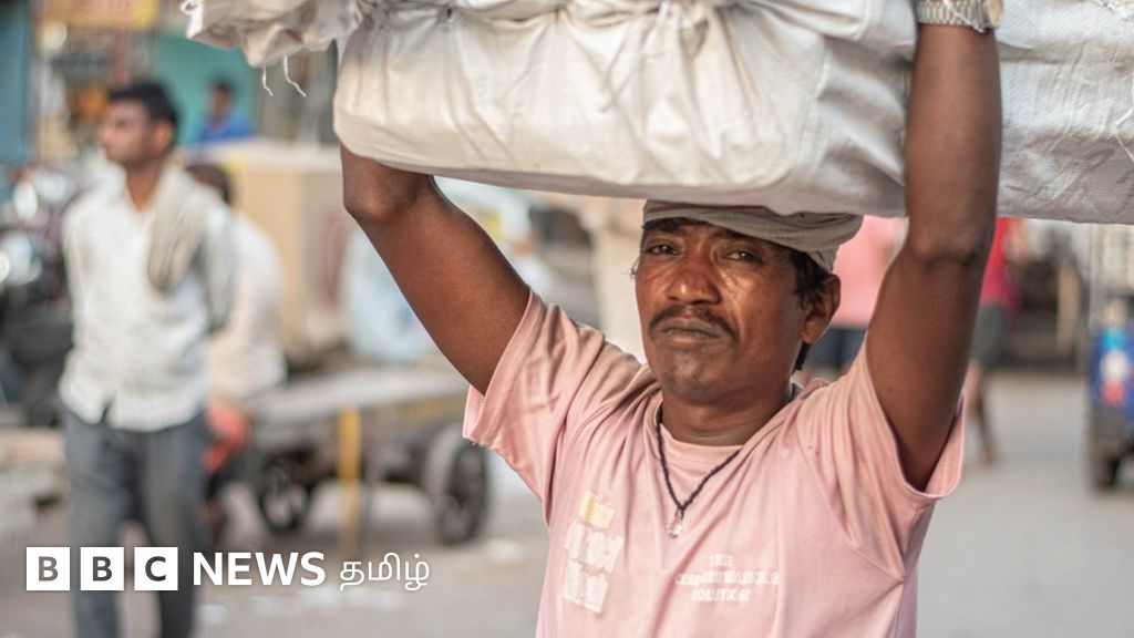 மே தினம்: வெப்ப அலை நாள் ஒன்றில் டெல்லி சுமைத் தொழிலாளர்களின் தளராத வாழ்க்கை - புகைப்படத் தொகுப்பு