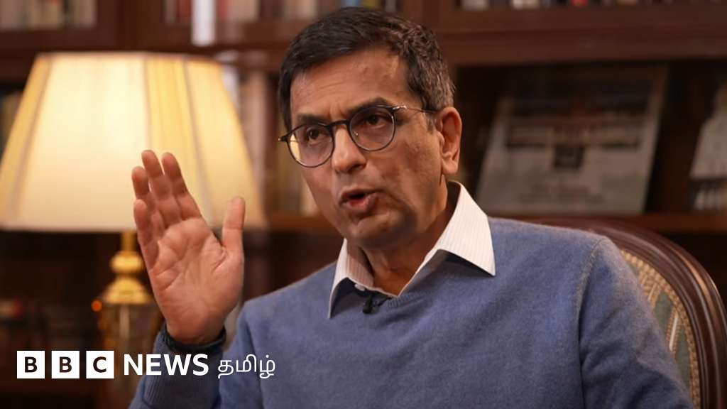 'நீதிபதி நாத்திகனாக இருக்க வேண்டிய அவசியம் இல்லை' -  நீதிபதி டி.ஒய்.சந்திரசூட் பிபிசி பேட்டியில் கூறியது என்ன?