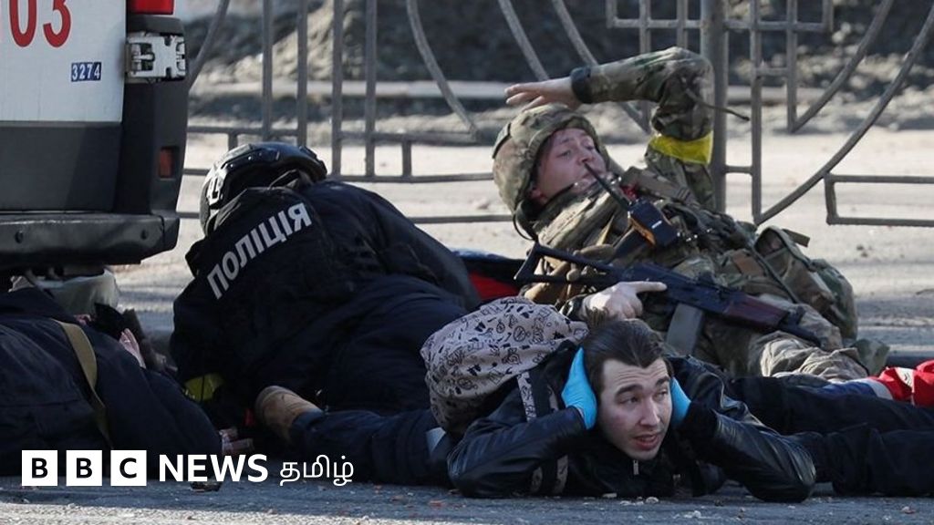 கீயவில் குடியிருப்பு பகுதியில் ஏவுகணை தாக்குலால் சேதமடைந்த கட்டடங்கள்; தவிக்கும் மக்கள் - புகைப்படத் தொகுப்பு