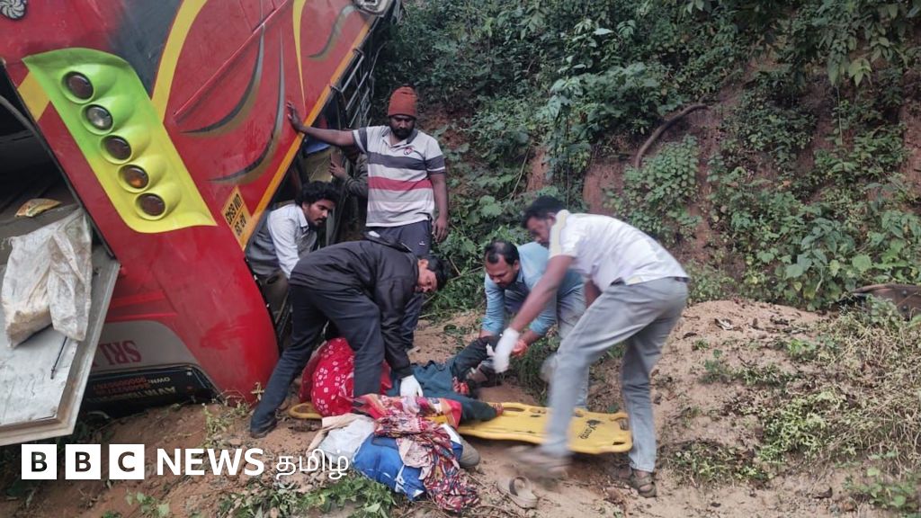 ஆந்திரா: பள்ளத்தாக்கில் பேருந்து விழுந்து விபத்து