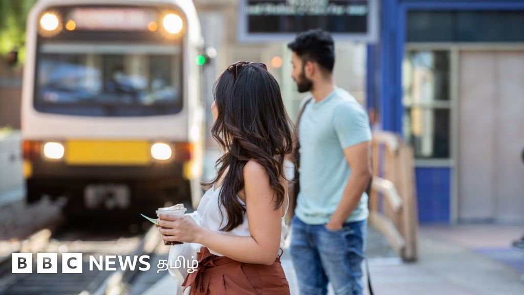 தண்டவாளத்தில்  பேசிக்கொண்டே சென்ற காதலர்கள் ரயில் மோதி உயிரிழப்பு - இன்றைய முக்கிய செய்திகள் 