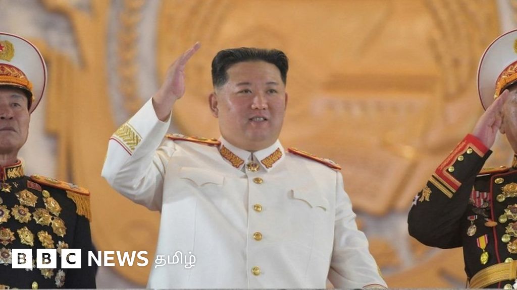 வட கொரிய அதிபர் கிம் ஜாங் உன்: 