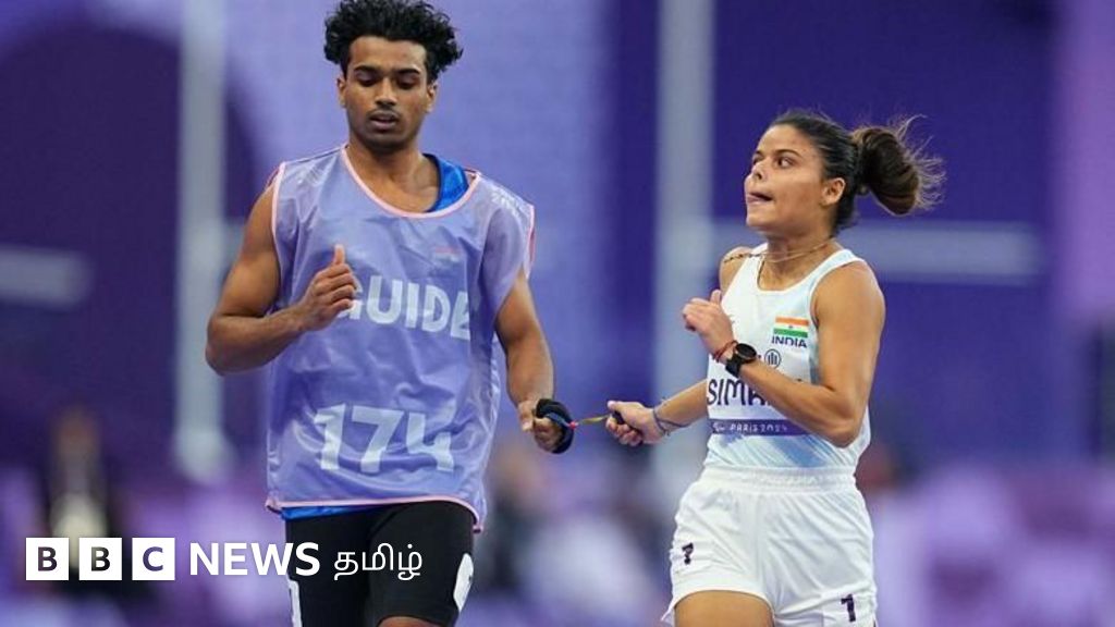 வழிகாட்டி ரன்னர்கள்: பார்வை மாற்றுத் திறனாளிகள் தடகளப் போட்டிகளில் பங்கெடுக்க உதவும் இவர்கள் யார்?