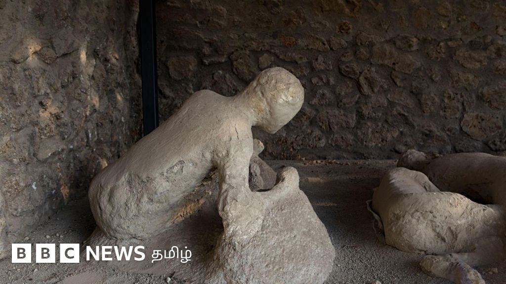 எரிமலை வெடிப்பால் நகரமே அழிந்த போது இந்த ஆண், பெண் கைகளில் பற்றி இருந்தது என்ன? 2,000 ஆண்டுக்கு முந்தைய அற்புத வாழ்க்கை