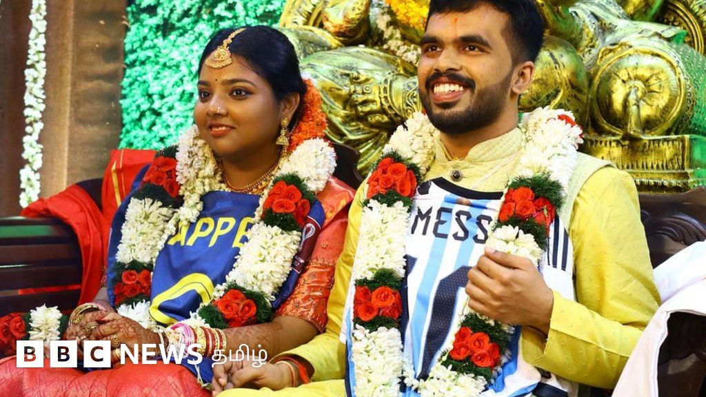 கத்தார் கால்பந்து மோகம்: பிரான்ஸ், அர்ஜென்டினா ஜெர்சியில் கேரள மணமக்கள்