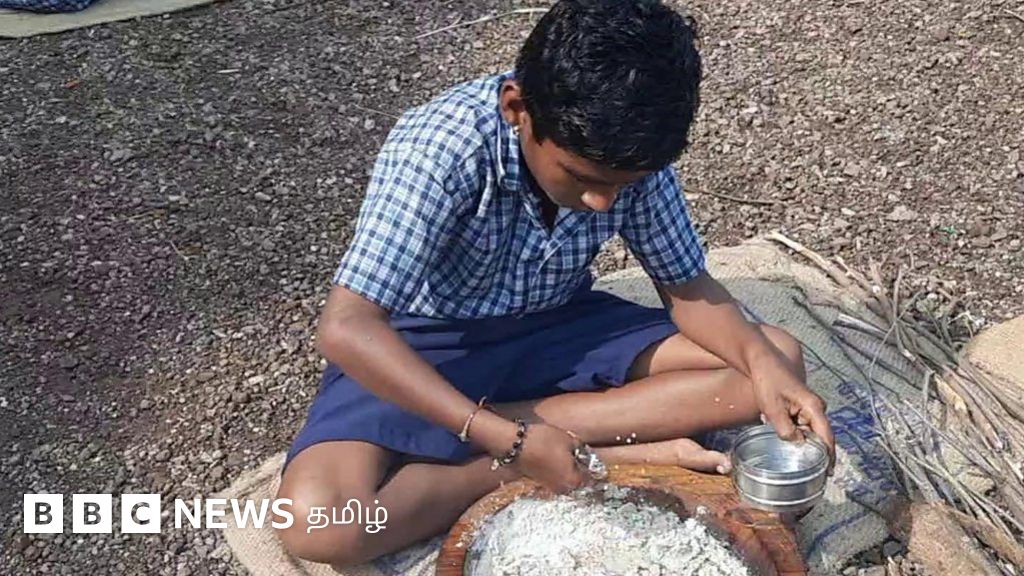 ரொட்டி செய்யும் போட்டி நடத்தும் அரசுப்பள்ளி