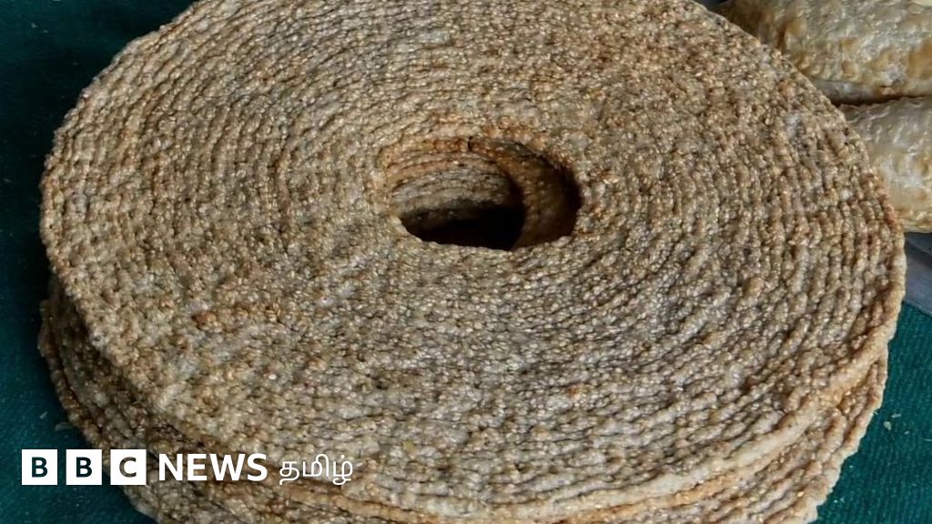 பலகாரம் சுட்டு கோடிகளில் சம்பாதிக்கும் கிராமத்துப் பெண்கள்