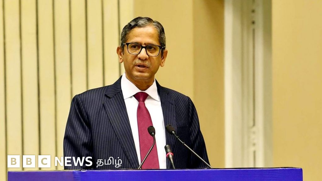 நரேந்திர மோதி முன்னிலையில் 'லட்சுமண ரேகை' பற்றி சுட்டிக்காட்டிய தலைமை நீதிபதி ரமணா