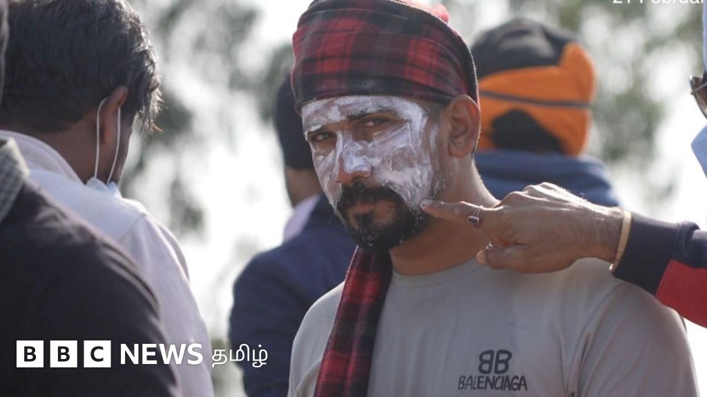 போராட்டம் நடத்தும் விவசாயிகள் கண்ணீர்ப்புகை குண்டுகளைச் சமாளிக்கக் கண்டுபிடித்த புதிய உத்திகள் – காணொளி