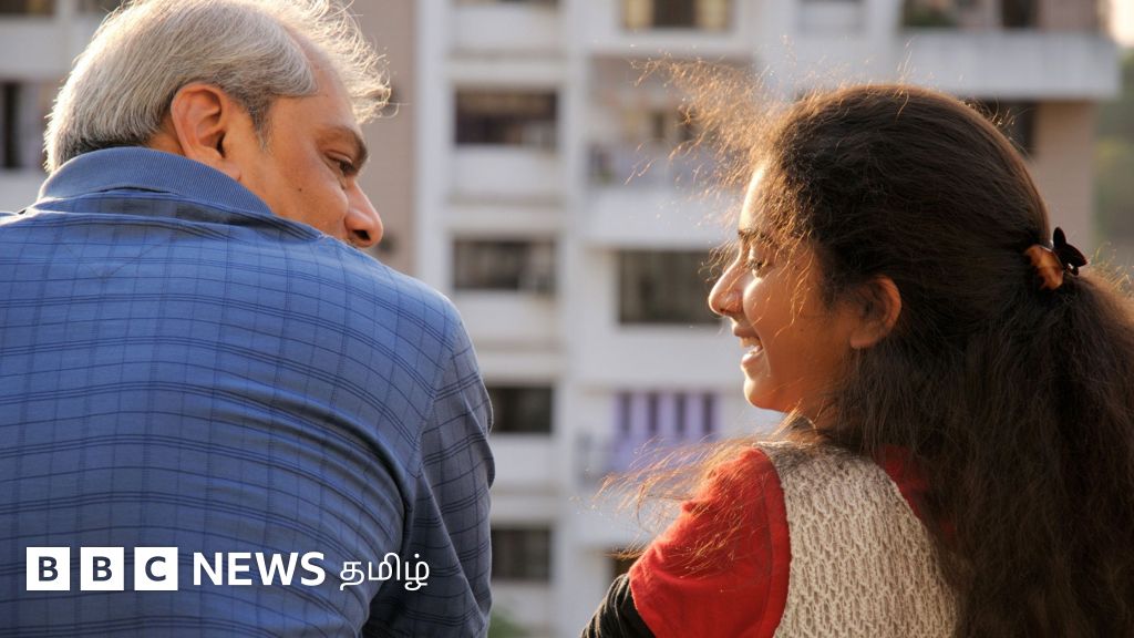 மாதவிடாய் பற்றி மகள்களிடம் அப்பாக்களும் பேசுவது அவசியம் - ஏன் தெரியுமா? 