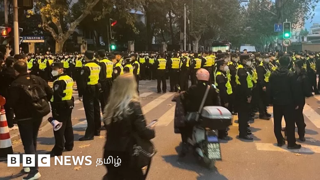 க﻿டும் கோவிட் கட்டுப்பாடுகளை எதிர்த்து சீனாவில் தீவிரமடையும் போராட்டம்