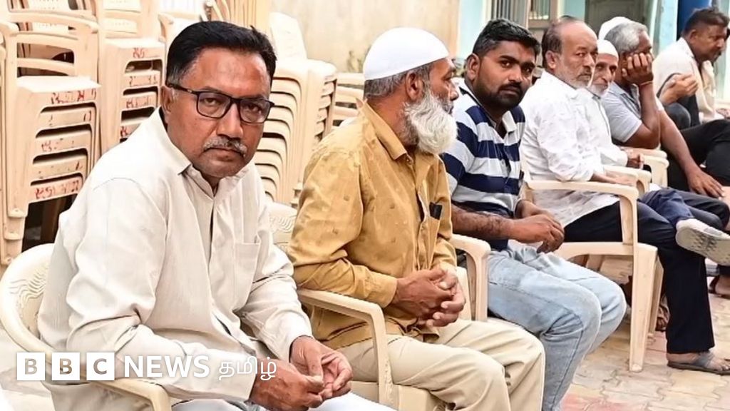 குஜராத்தில் முஸ்லிம்களுக்காக நவராத்திரி கொண்டாடாத இந்துக்கள்