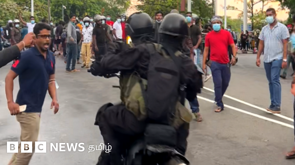 இலங்கை போராட்டப் பகுதியில் மர்ம மோட்டார் பைக்குகள்: ஆயுதம் ஏந்தி வந்த நபர்கள் யார்?