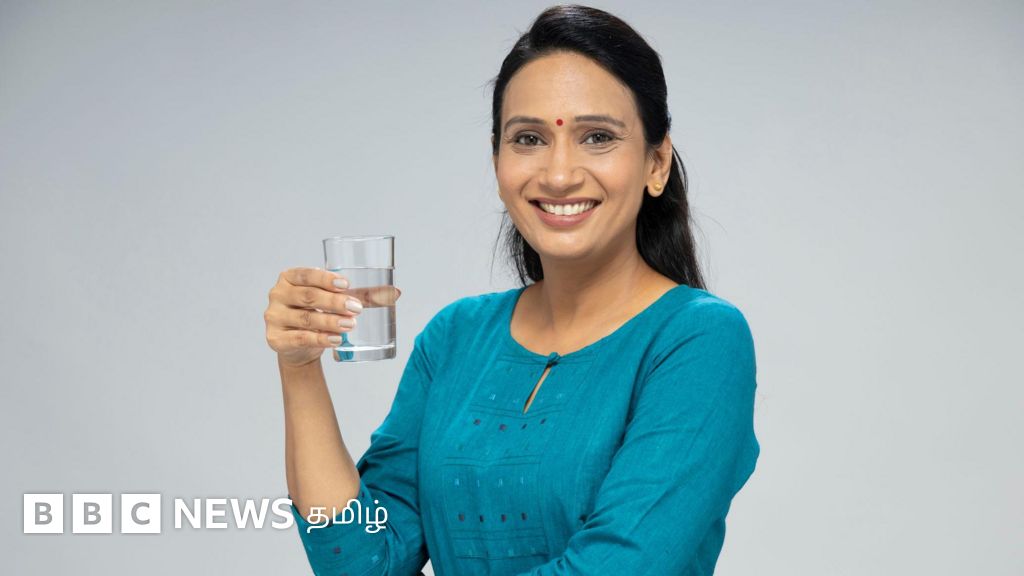 ஒரு நாளைக்கு எவ்வளவு தண்ணீர் அருந்த வேண்டும்? அதிகமாக தண்ணீர் அருந்துவது பிரச்னையா?