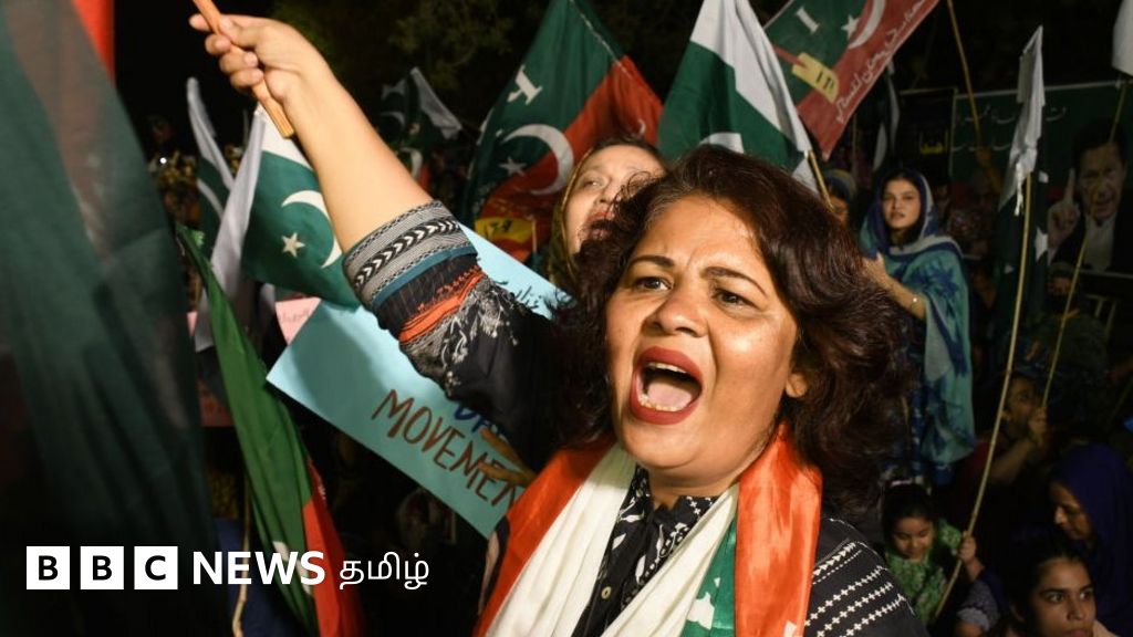 பாகிஸ்தான் அரசியல்: இம்ரான் ஆட்சி கவிழ்ப்பில் அமெரிக்காவின் தலையீடு உள்ளதா?