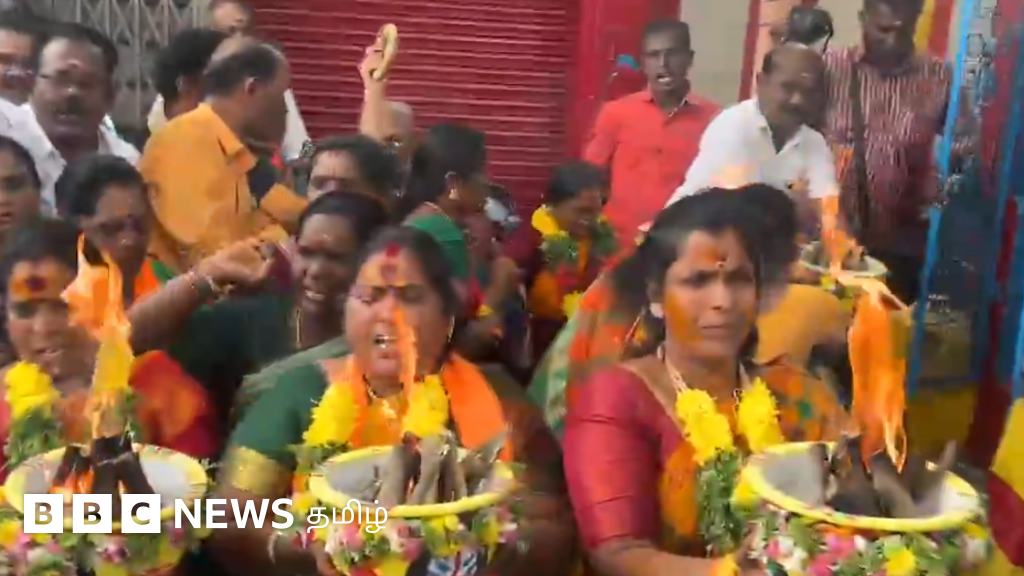 அண்ணா பல்கலை. விவகாரம்: தீச்சட்டி ஏந்தியும் அம்மனுக்கு மிளகாய் சாற்றியும் பாஜக மகளிரணி போராட்டம்