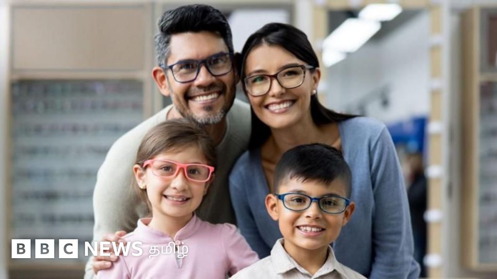 பெற்றோர் கண்ணாடி அணிந்தால், குழந்தைகளும் இளம் வயதிலேயே கண்ணாடி அணிய வேண்டுமா ?