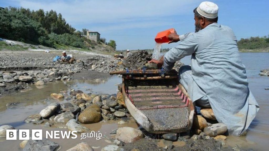 இந்தியாவில் இருந்து பாயும் சிந்து நதியில் தங்கம் எடுக்கும் பாகிஸ்தான் மக்கள்