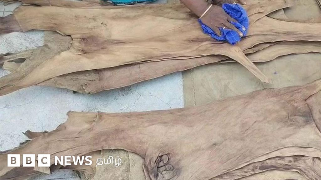 மதுரை கள்ளழகர் தீர்த்தவாரிக்காக செய்யப்படும் தோல் பைகள்