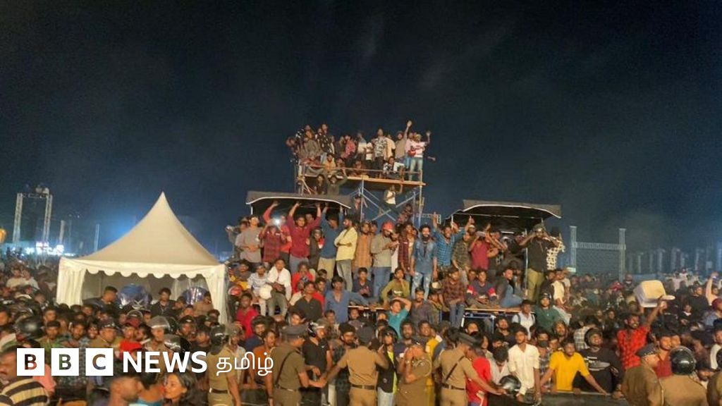 யாழ்ப்பாணத்தில் தமன்னா, யோகி பாபு பங்கேற்ற நிகழ்ச்சி பாதியில் நிறுத்தம் - ரசிகர்கள் ரகளை ஏன்? 