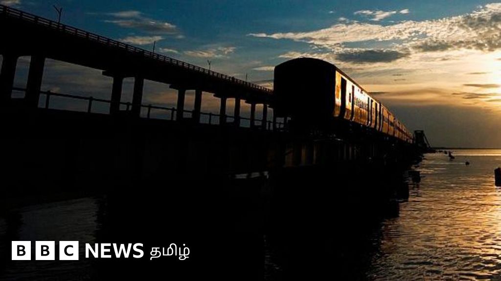 புயலுக்கு நடுவே நள்ளிரவில் பாம்பன் பாலத்தில் சென்ற ரயிலுக்கு என்ன ஆனது தெரியுமா?