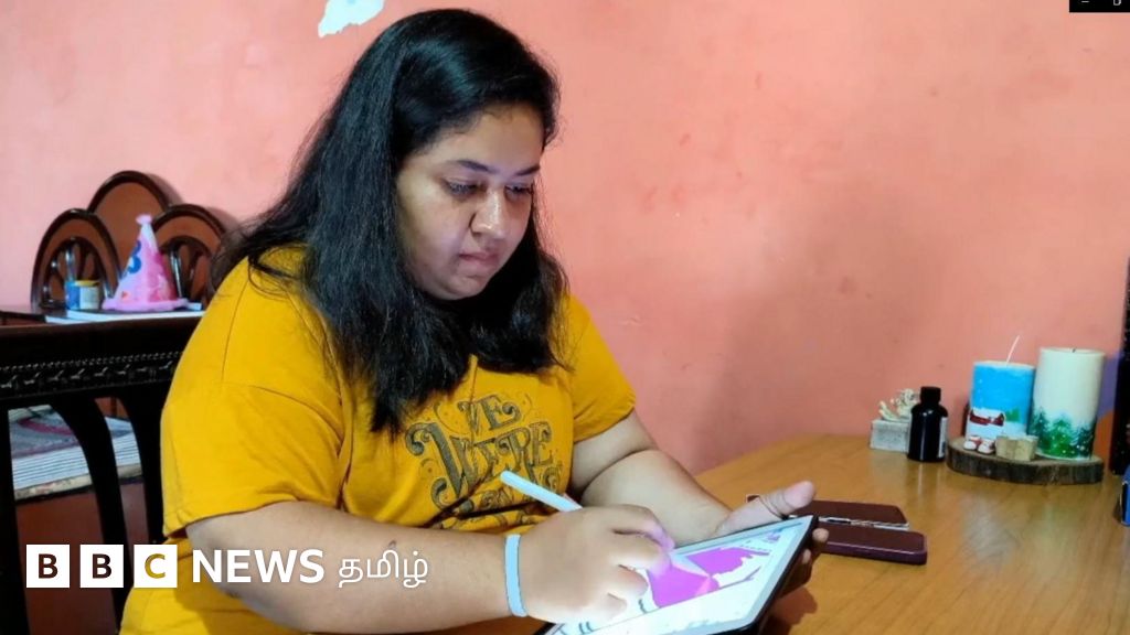 காலணியில் கலை வண்ணம் கண்டு அசத்தும் ஹரியாணா பெண்