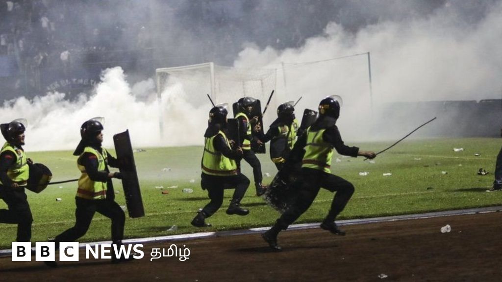 இந்தோனீசிய கால்பந்து போட்டியில் கலவரம்: குறைந்தது 129 பேர் பலி