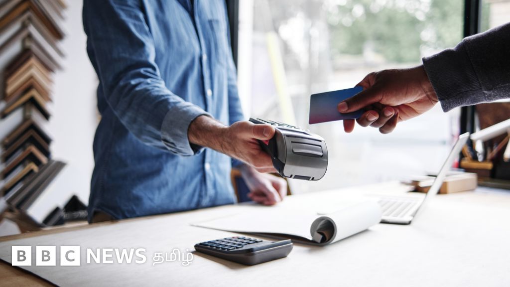 வெளிநாடுகளில் சர்வதேச கிரெடிட் கார்டுகளை பயன்படுத்தினால் வரியா? அரசின் அறிவிப்பை எப்படி புரிந்துகொள்வது?