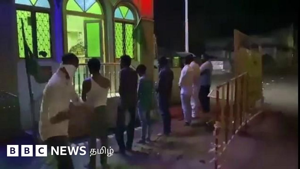 ஜூனாகத் தர்கா முன்னே இளைஞர்களை தாக்கும் வீடியோ வைரல் - உண்மை என்ன?