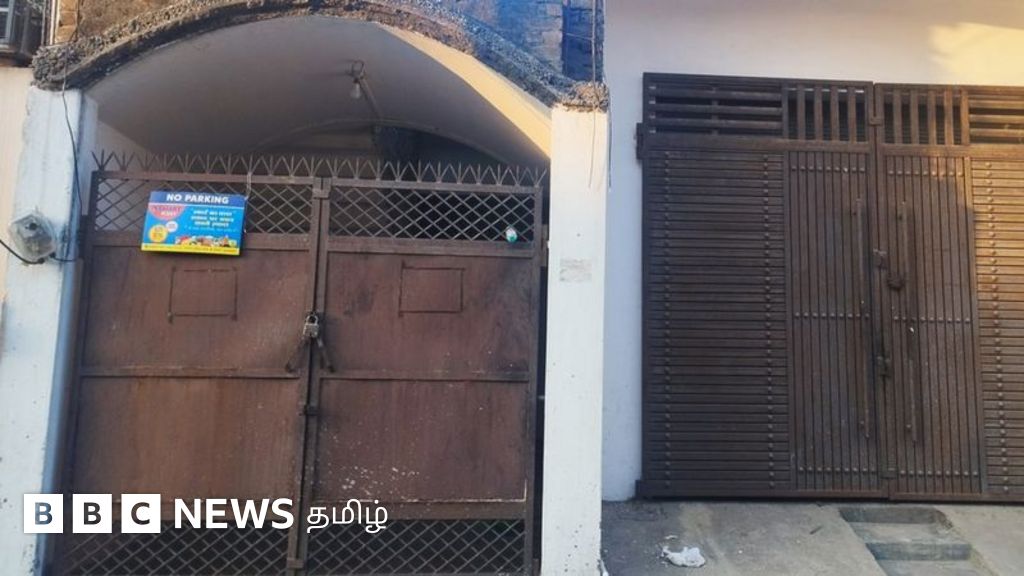 உத்தரப்பிரதேசத்தில் நமாஸ் படித்ததற்காக வீட்டைப் பூட்டிய போலீஸ் - கள நிலவரம்