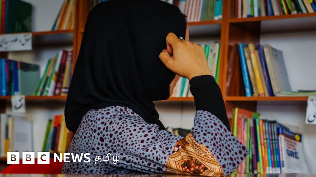 ஆப்கானிஸ்தானில் தாலிபன்களுக்கு அஞ்சி பதுங்கியிருக்கும் பிரிட்டன் ஆசிரியர்கள்