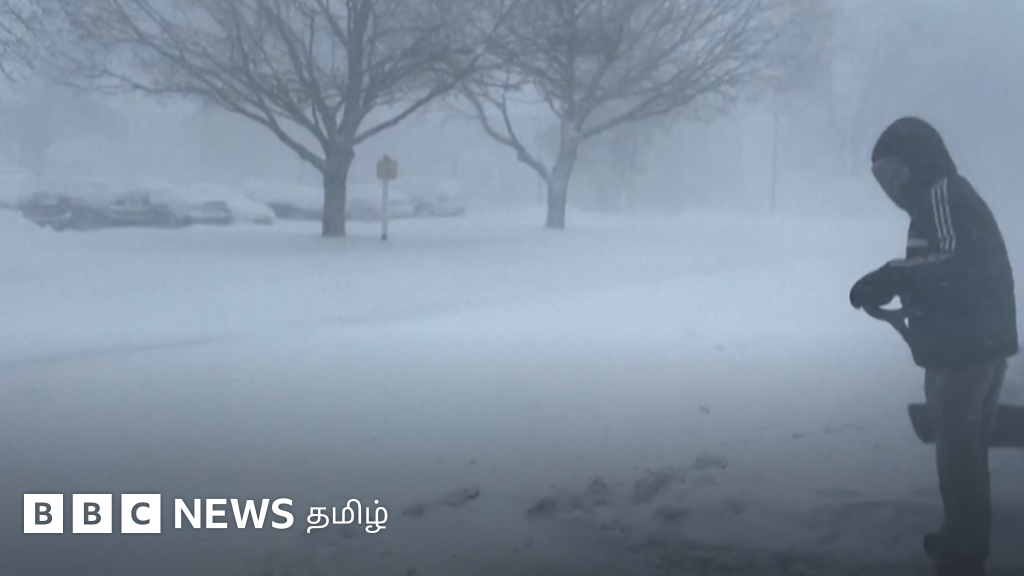 அமெரிக்காவில் வெடிகுண்டு பனிப்புயல்