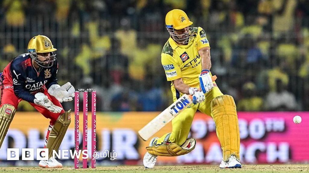 சிஎஸ்கே வரலாற்றுத் தோல்வி: சிக்ஸர்களை விளாசியும் தோனியை ரசிகர்கள் விமர்சிப்பது ஏன்?