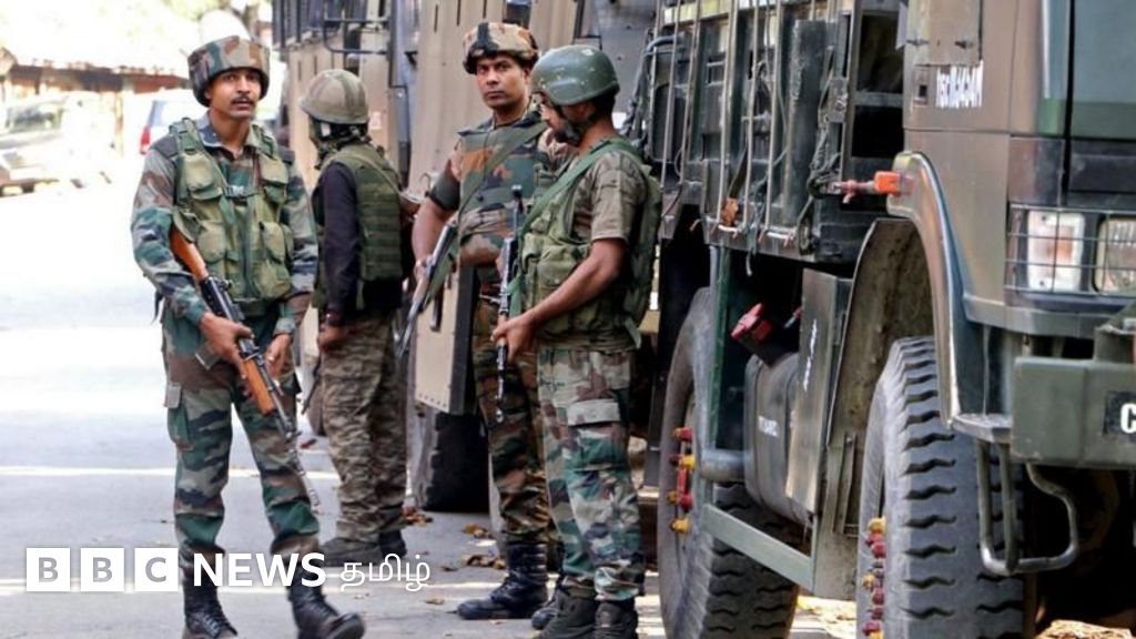 காஷ்மீர்: தேர்தல் நெருங்கும் நிலையில் இரட்டை தீவிரவாத தாக்குதல் - பாஜக ஆதரவாளர் பலி, இருவர் காயம்