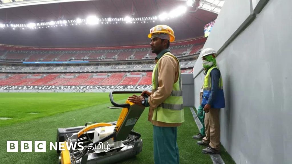 கால்பந்து உலகக் கோப்பை: புலம்பெயர் தொழிலாளர்களின் மரணங்களை குறைத்து கணக்கு காட்டுகிறதா கத்தார்?