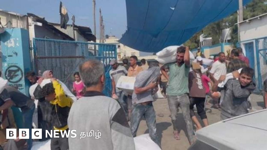 காஸா: ஐ.நா. மையத்திற்குள் புகுந்து கோதுமை மூட்டைகளை அள்ளிச் சென்ற மக்கள் - என்ன நடந்தது? 