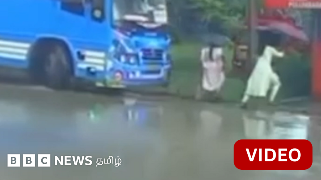 கேரளாவில் பயணிகள் நிழற்குடை மீது பேருந்து மோதிய சிசிடிவி காட்சி