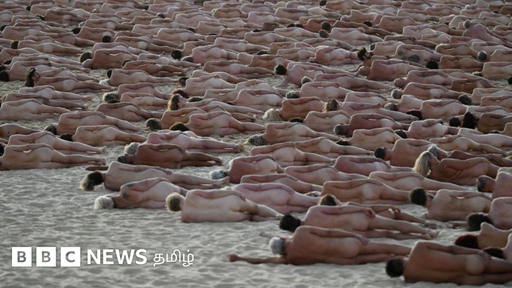 ஆ﻿ஸ்திரேலிய கடற்கரையில் நிர்வாண போஸ் கொடுத்த 2500 பேர்: எதற்காக?