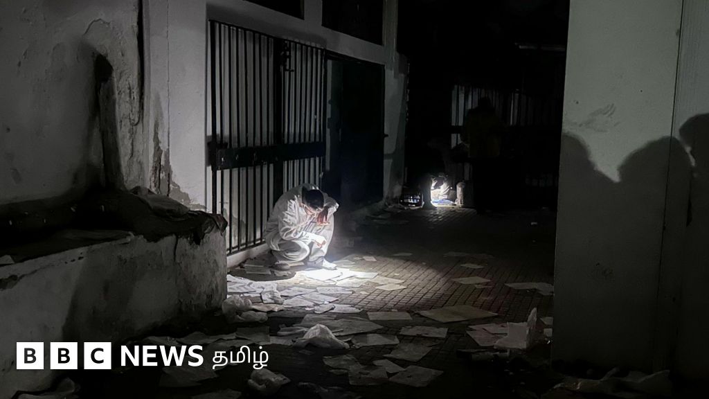 சிரியா: செட்னயா சிறையில் இருந்து விடுவிக்கப்பட்ட 'எலும்புக்கூடு போல் தோற்றமளித்த' மர்ம கைதி