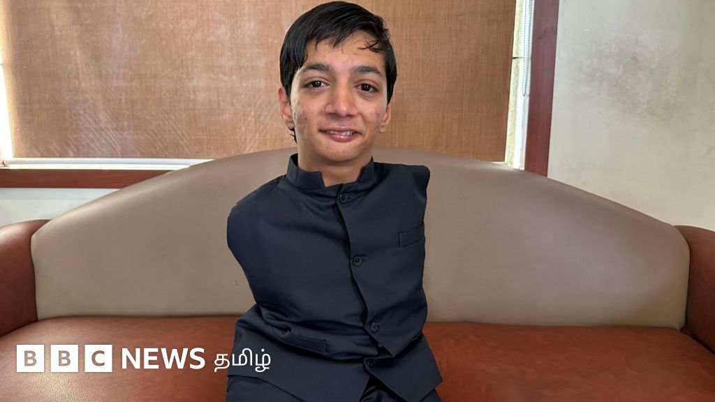 இரு கைகளும் இல்லாமலே நீச்சல் அடிக்கும் கேரள சிறுவன் - உலக அளவில் சாதித்தது என்ன? 