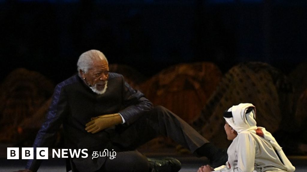 க﻿த்தார் உலக கோப்பை விழாவில் மனங்களைக் கவர்ந்த இளைஞர்