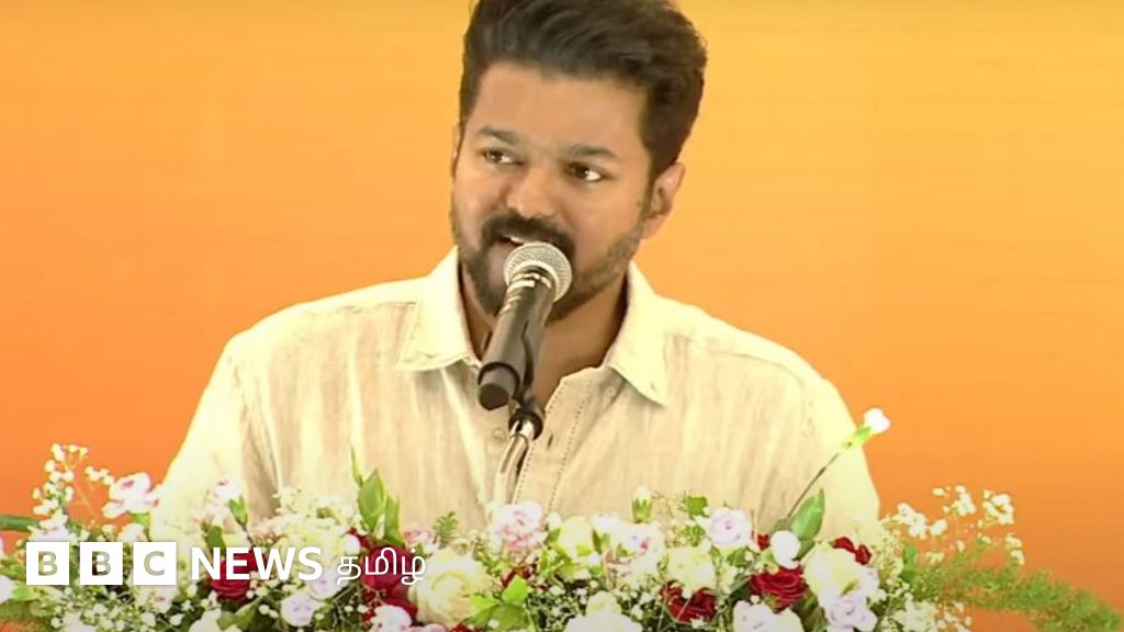 மாணவர்களிடம் வாக்குரிமை குறித்து பேசிய விஜய்: தீவிர அரசியலில் இறங்கும் முயற்சியா?