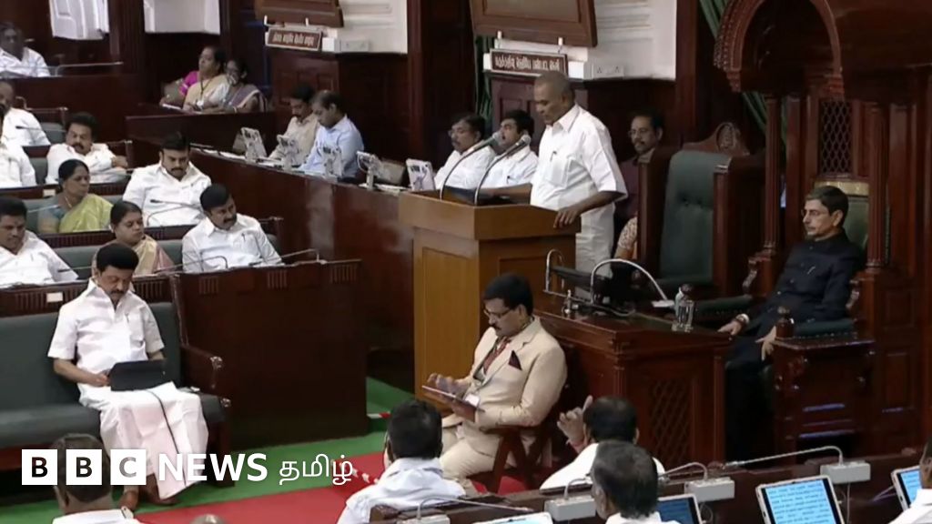 ஆளுநர் உரையை விமர்சித்த முதல்வர், பாதியில் வெளியேறிய ஆளுநர் - சட்டப்பேரவையில் என்ன நடந்தது?